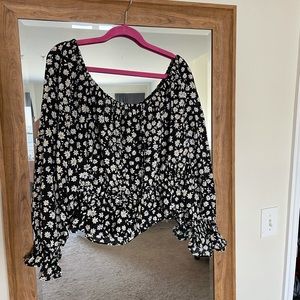 H&M Off the Shoulder Flower Top!